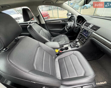 Серый Фольксваген Пассат, объемом двигателя 1.8 л и пробегом 209 тыс. км за 12490 $, фото 35 на Automoto.ua