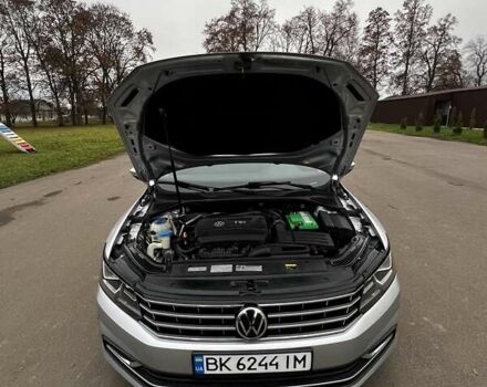 Серый Фольксваген Пассат, объемом двигателя 1.8 л и пробегом 190 тыс. км за 16000 $, фото 30 на Automoto.ua