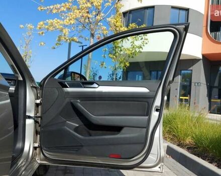 Серый Фольксваген Пассат, объемом двигателя 1.6 л и пробегом 297 тыс. км за 15000 $, фото 42 на Automoto.ua