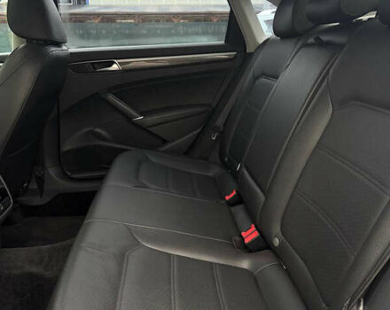 Серый Фольксваген Пассат, объемом двигателя 1.8 л и пробегом 180 тыс. км за 12800 $, фото 6 на Automoto.ua