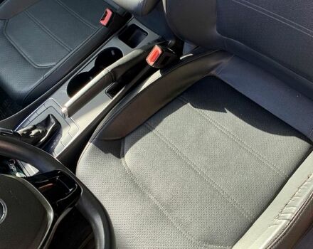 Сірий Фольксваген Пассат, об'ємом двигуна 1.8 л та пробігом 160 тис. км за 10000 $, фото 5 на Automoto.ua