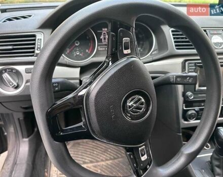 Серый Фольксваген Пассат, объемом двигателя 1.8 л и пробегом 104 тыс. км за 12000 $, фото 4 на Automoto.ua