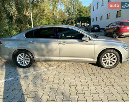 Серый Фольксваген Пассат, объемом двигателя 1.6 л и пробегом 313 тыс. км за 12900 $, фото 3 на Automoto.ua