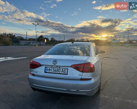 Серый Фольксваген Пассат, объемом двигателя 1.8 л и пробегом 177 тыс. км за 12000 $, фото 13 на Automoto.ua