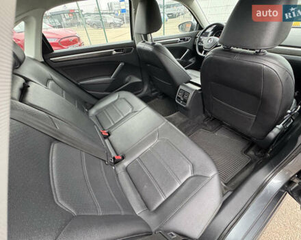 Серый Фольксваген Пассат, объемом двигателя 1.8 л и пробегом 209 тыс. км за 12490 $, фото 31 на Automoto.ua