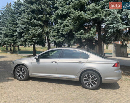 Серый Фольксваген Пассат, объемом двигателя 1.97 л и пробегом 216 тыс. км за 18000 $, фото 4 на Automoto.ua