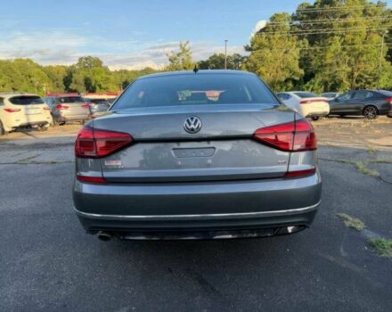 Серый Фольксваген Пассат, объемом двигателя 1.8 л и пробегом 72 тыс. км за 7200 $, фото 6 на Automoto.ua