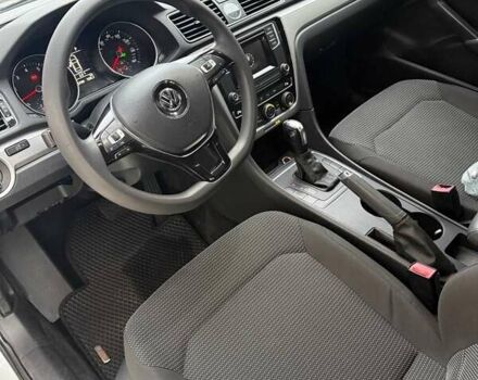 Сірий Фольксваген Пассат, об'ємом двигуна 1.8 л та пробігом 161 тис. км за 8900 $, фото 6 на Automoto.ua