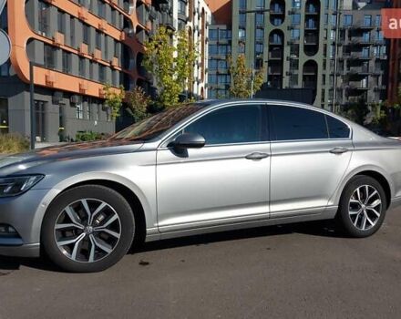 Серый Фольксваген Пассат, объемом двигателя 1.6 л и пробегом 297 тыс. км за 15000 $, фото 5 на Automoto.ua