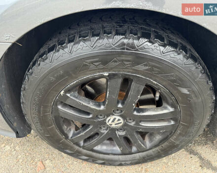 Серый Фольксваген Пассат, объемом двигателя 1.8 л и пробегом 209 тыс. км за 12490 $, фото 9 на Automoto.ua