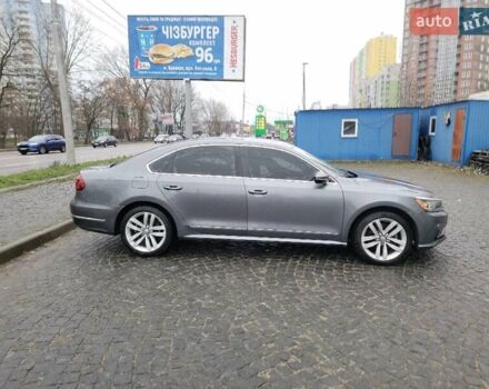 Серый Фольксваген Пассат, объемом двигателя 1.8 л и пробегом 220 тыс. км за 13500 $, фото 1 на Automoto.ua