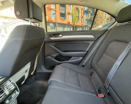 Серый Фольксваген Пассат, объемом двигателя 1.6 л и пробегом 297 тыс. км за 15000 $, фото 62 на Automoto.ua