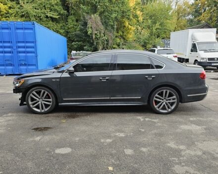 Серый Фольксваген Пассат, объемом двигателя 1.8 л и пробегом 170 тыс. км за 5000 $, фото 2 на Automoto.ua