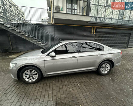 Серый Фольксваген Пассат, объемом двигателя 1.4 л и пробегом 276 тыс. км за 14000 $, фото 3 на Automoto.ua