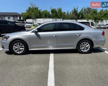 Серый Фольксваген Пассат, объемом двигателя 1.8 л и пробегом 111 тыс. км за 12999 $, фото 3 на Automoto.ua