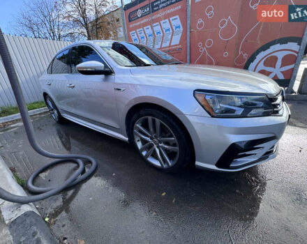 Фольксваген Пассат 2016 в Киеве на Automoto.ua Серый Фольксваген Пассат, объемом двигателя 1.8 л и пробегом 153 тыс. км за 15200 $, фото 8 на Automoto.ua