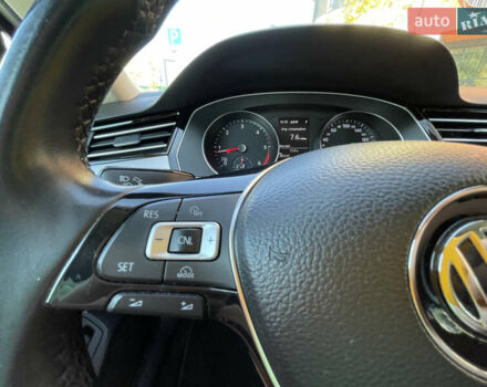 Серый Фольксваген Пассат, объемом двигателя 1.6 л и пробегом 297 тыс. км за 15000 $, фото 66 на Automoto.ua