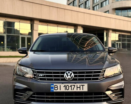 Серый Фольксваген Пассат, объемом двигателя 1.8 л и пробегом 118 тыс. км за 12899 $, фото 1 на Automoto.ua