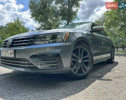 Серый Фольксваген Пассат, объемом двигателя 1.8 л и пробегом 195 тыс. км за 13600 $, фото 5 на Automoto.ua