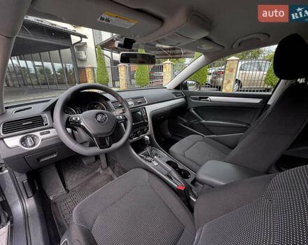 Сірий Фольксваген Пассат, об'ємом двигуна 1.8 л та пробігом 183 тис. км за 12500 $, фото 7 на Automoto.ua