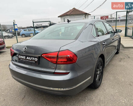 Серый Фольксваген Пассат, объемом двигателя 1.8 л и пробегом 209 тыс. км за 12490 $, фото 5 на Automoto.ua