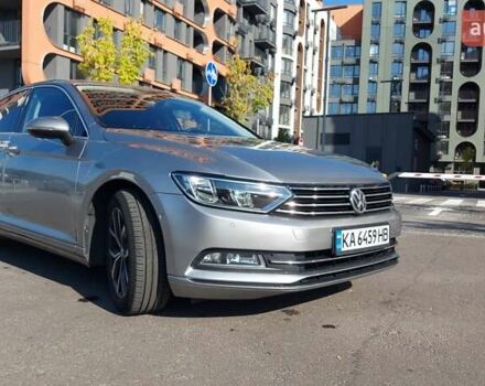 Серый Фольксваген Пассат, объемом двигателя 1.6 л и пробегом 297 тыс. км за 15000 $, фото 2 на Automoto.ua
