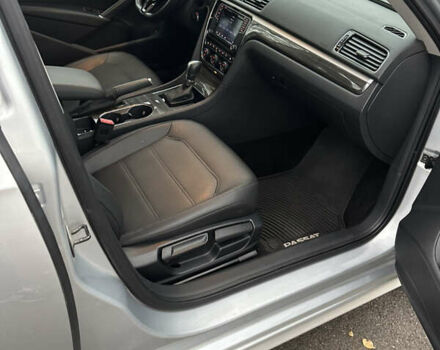 Серый Фольксваген Пассат, объемом двигателя 1.8 л и пробегом 180 тыс. км за 12800 $, фото 11 на Automoto.ua