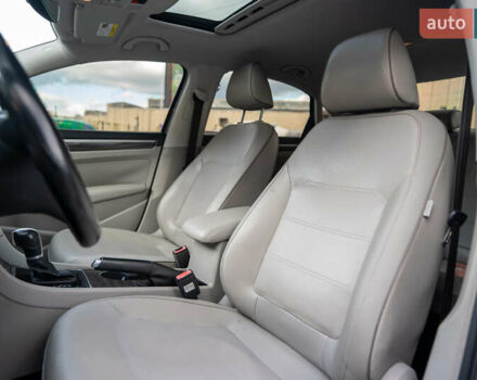 Фольксваген Пассат 2016 в Киеве на Automoto.ua Серый Фольксваген Пассат, объемом двигателя 1.8 л и пробегом 180 тыс. км за 12900 $, фото 17 на Automoto.ua