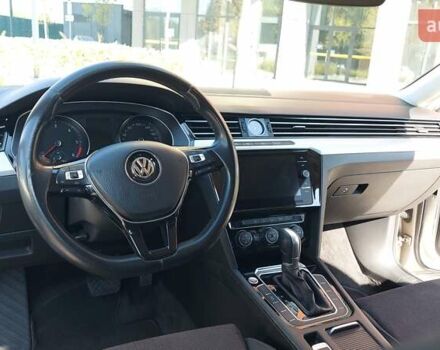 Серый Фольксваген Пассат, объемом двигателя 1.6 л и пробегом 297 тыс. км за 15000 $, фото 38 на Automoto.ua