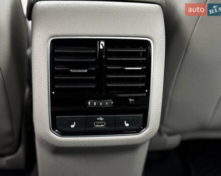 Серый Фольксваген Пассат, объемом двигателя 1.8 л и пробегом 129 тыс. км за 14000 $, фото 9 на Automoto.ua