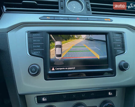 Сірий Фольксваген Пассат, об'ємом двигуна 1.6 л та пробігом 313 тис. км за 13300 $, фото 16 на Automoto.ua