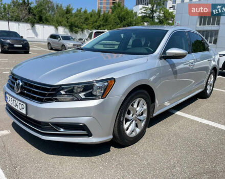 Серый Фольксваген Пассат, объемом двигателя 1.8 л и пробегом 111 тыс. км за 12999 $, фото 2 на Automoto.ua