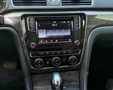 Серый Фольксваген Пассат, объемом двигателя 1.8 л и пробегом 140 тыс. км за 13100 $, фото 7 на Automoto.ua