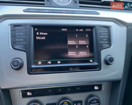 Сірий Фольксваген Пассат, об'ємом двигуна 1.6 л та пробігом 313 тис. км за 13300 $, фото 18 на Automoto.ua