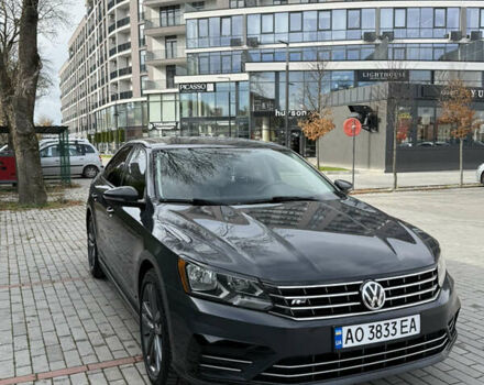 Фольксваген Пассат 2016 в Ужгороде на Automoto.ua Серый Фольксваген Пассат, объемом двигателя 1.8 л и пробегом 226 тыс. км за 13900 $, фото 2 на Automoto.ua