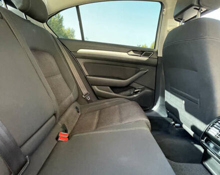 Серый Фольксваген Пассат, объемом двигателя 1.6 л и пробегом 297 тыс. км за 15000 $, фото 63 на Automoto.ua