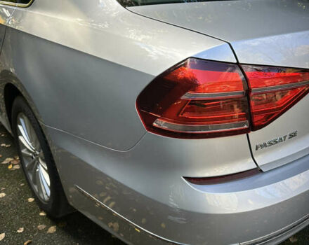 Серый Фольксваген Пассат, объемом двигателя 1.8 л и пробегом 165 тыс. км за 14200 $, фото 6 на Automoto.ua