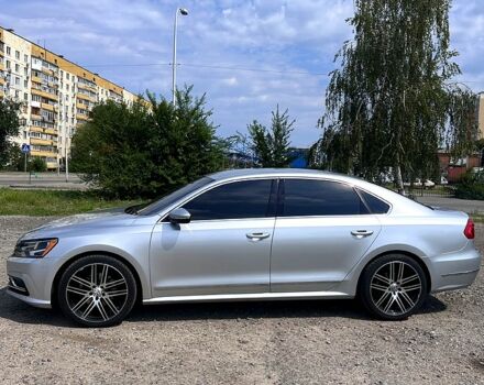 Сірий Фольксваген Пассат, об'ємом двигуна 1.8 л та пробігом 180 тис. км за 13500 $, фото 1 на Automoto.ua