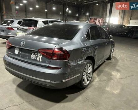 Серый Фольксваген Пассат, объемом двигателя 1.8 л и пробегом 220 тыс. км за 13500 $, фото 18 на Automoto.ua