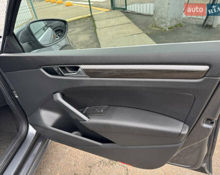 Серый Фольксваген Пассат, объемом двигателя 1.8 л и пробегом 209 тыс. км за 12490 $, фото 32 на Automoto.ua