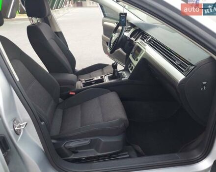 Серый Фольксваген Пассат, объемом двигателя 0 л и пробегом 196 тыс. км за 13777 $, фото 45 на Automoto.ua