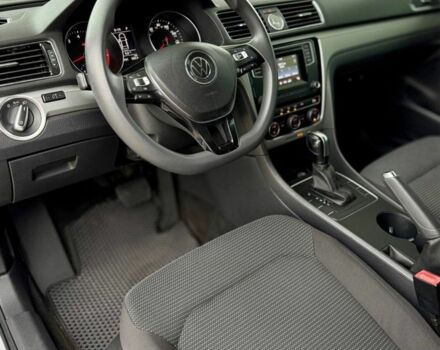 Серый Фольксваген Пассат, объемом двигателя 1.8 л и пробегом 172 тыс. км за 10299 $, фото 7 на Automoto.ua