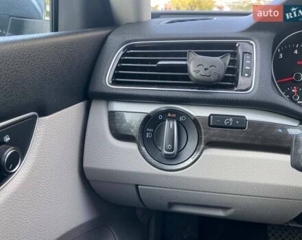 Серый Фольксваген Пассат, объемом двигателя 1.8 л и пробегом 185 тыс. км за 14800 $, фото 28 на Automoto.ua