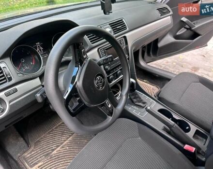 Серый Фольксваген Пассат, объемом двигателя 1.8 л и пробегом 104 тыс. км за 12000 $, фото 1 на Automoto.ua