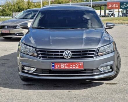 Фольксваген Пассат 2016 в Кременчуге на Automoto.ua Серый Фольксваген Пассат, объемом двигателя 1.8 л и пробегом 176 тыс. км за 12800 $, фото 3 на Automoto.ua