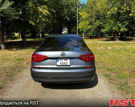 Сірий Фольксваген Пассат, об'ємом двигуна 1.8 л та пробігом 168 тис. км за 11500 $, фото 4 на Automoto.ua