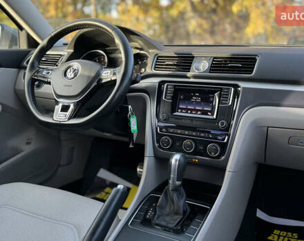 Серый Фольксваген Пассат, объемом двигателя 1.8 л и пробегом 298 тыс. км за 11500 $, фото 7 на Automoto.ua