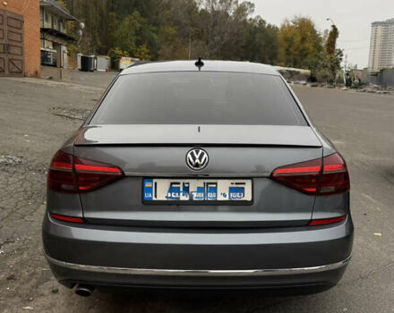 Сірий Фольксваген Пассат, об'ємом двигуна 1.8 л та пробігом 180 тис. км за 13000 $, фото 3 на Automoto.ua