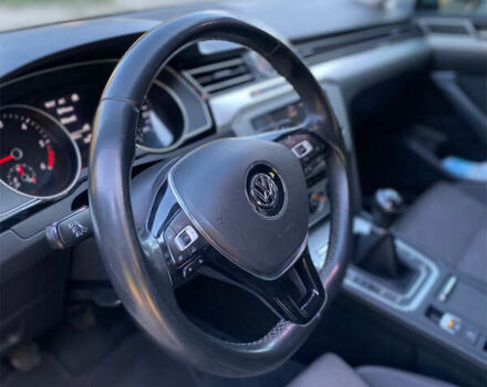 Серый Фольксваген Пассат, объемом двигателя 1.6 л и пробегом 313 тыс. км за 12900 $, фото 16 на Automoto.ua