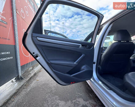 Фольксваген Пассат 2016 в Киеве на Automoto.ua Серый Фольксваген Пассат, объемом двигателя 1.8 л и пробегом 153 тыс. км за 15200 $, фото 32 на Automoto.ua